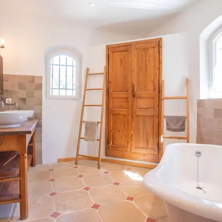 Mon En Provence Avec Piscine Holiday home Salernes