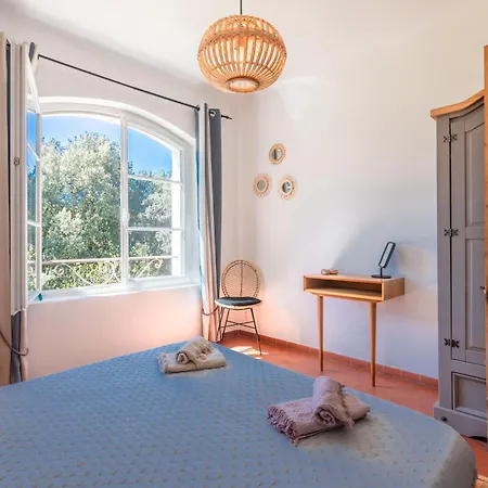 Mon En Provence Avec Piscine Holiday home Salernes